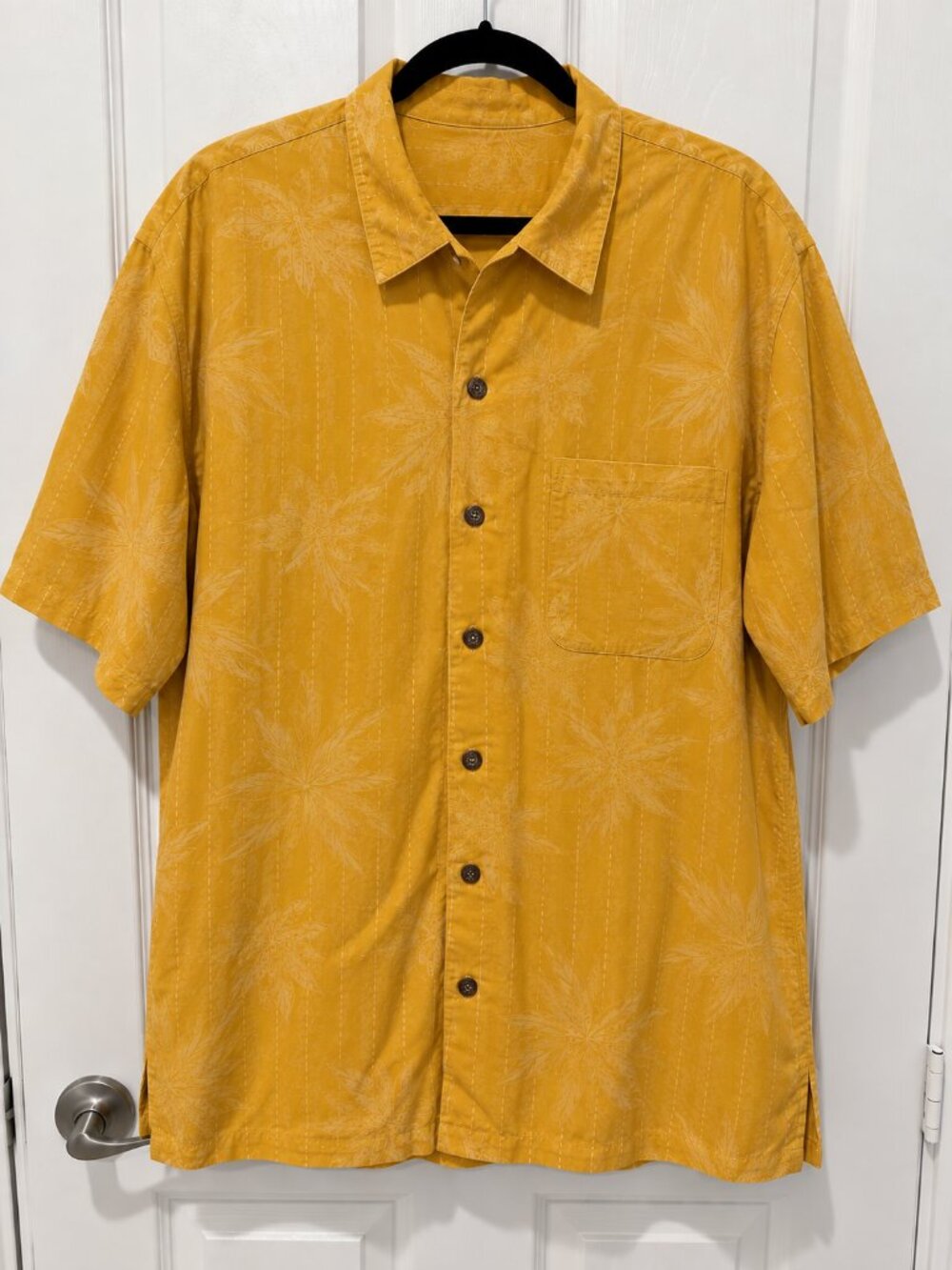 Tommy Bahama Men’s XL Yellow Floral Silk Camp Shirt Hawaiian Resort Button Up